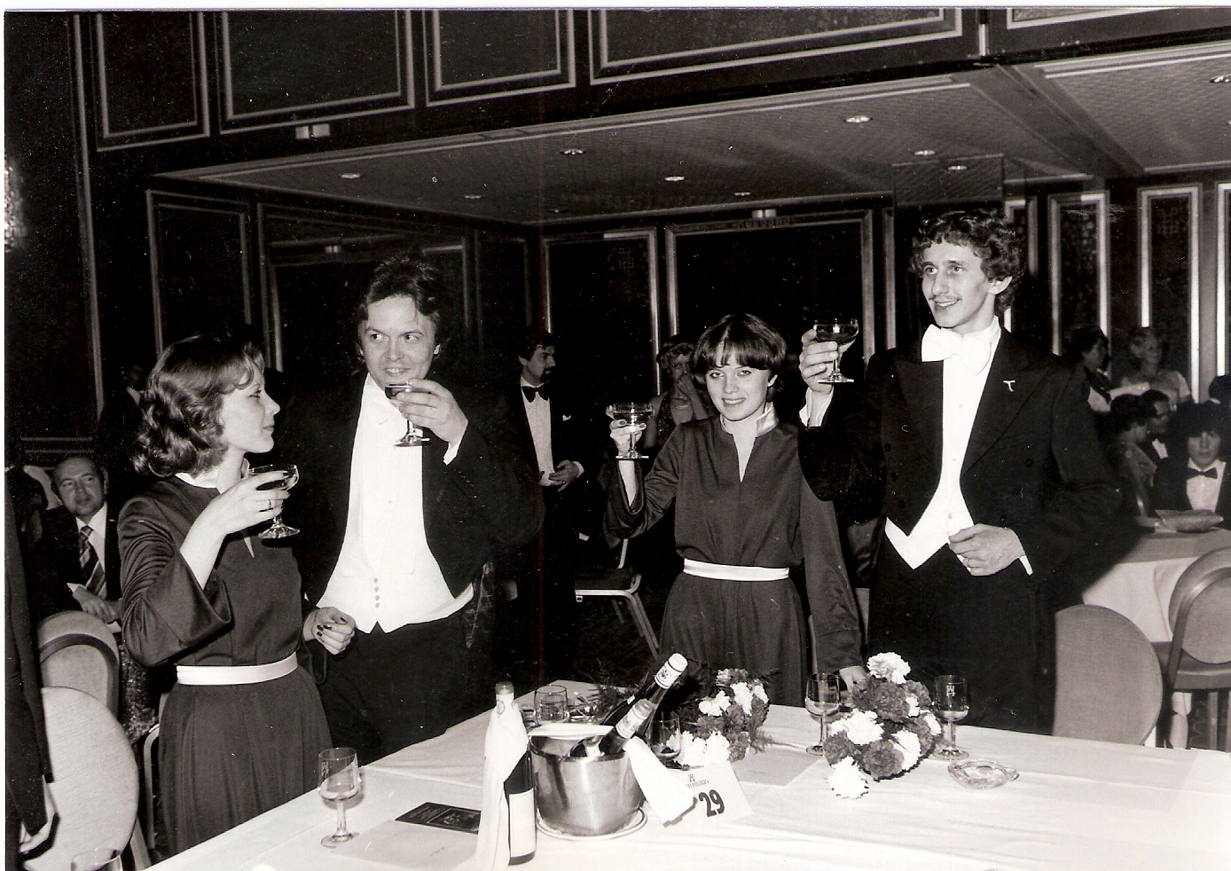 ball-der-magier-tony-rei